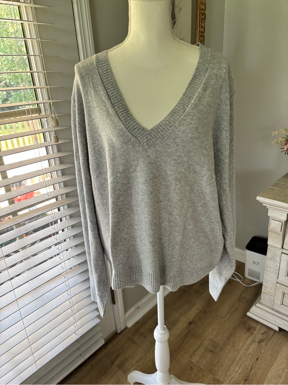 NWT Gap gray lightweight v neck sweater size XXL